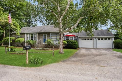106 Pettaquamscutt Lake Rd, South Kingstown, RI 02874-2306