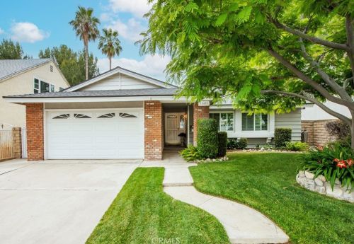 15408 Rhododendron Dr, Santa Clarita, CA 91387-1853