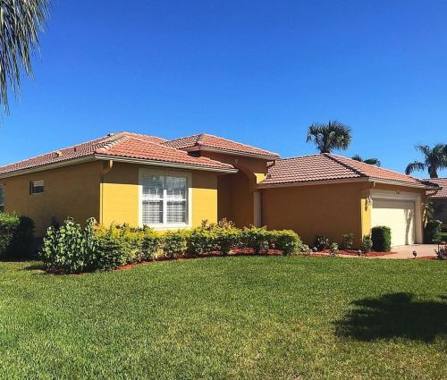 541 Waverly Cir, Fort Pierce, FL 34983-3409