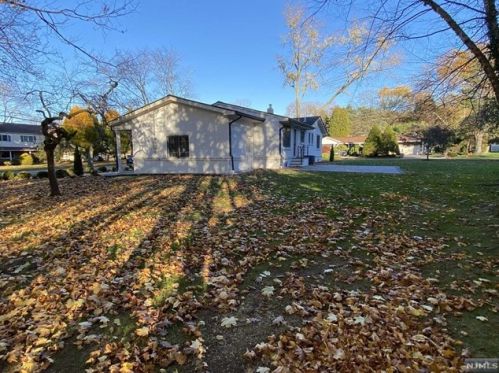 436 Ruckman Rd, Closter NJ  07624-2326 exterior