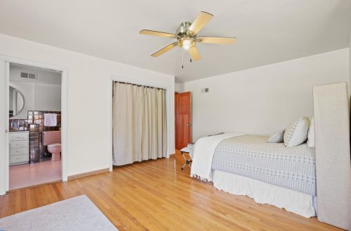 529 77 St, Milwaukee WI 53219-3742 exterior