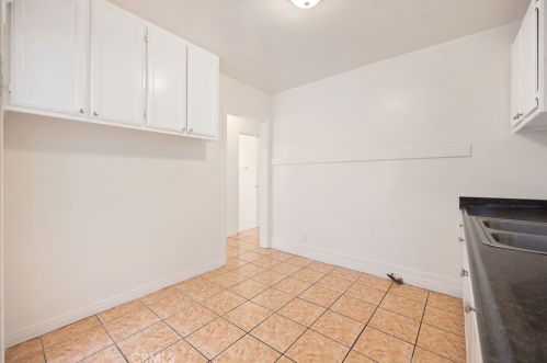 930 11th St, Long Beach CA  90813-3577 exterior