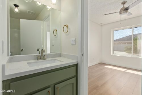 905 Annette Dr, Phoenix AZ 85022-1041 exterior