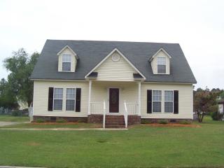 905 Autumn Dr, Greenville, NC 27834-6792