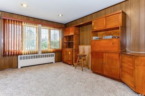 908 New Hyde Park Rd, New Hyde Park NY  11040-3205 exterior