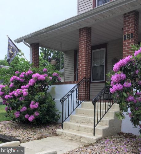 121 Chelton Ave, Yardley, PA 19067-2313