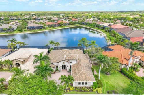 8935 Shenendoah Cir, Naples, FL 34113-1662