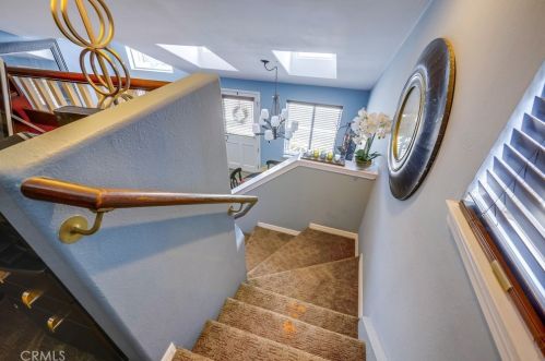 24 Bolivar St, Newport Beach CA  92663-4420 exterior