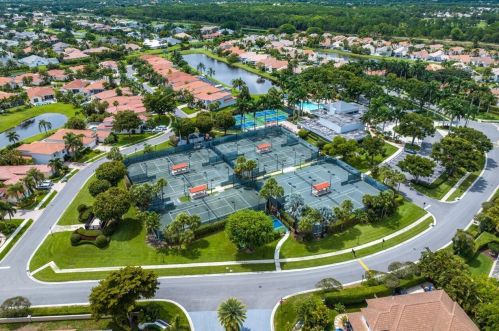 6670 Newport Lk Cir, Boca Raton FL 33496-3001 exterior