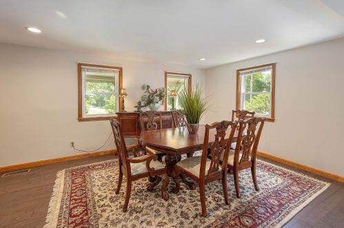 12 Happy Ave, Derry NH  03038-5419 exterior