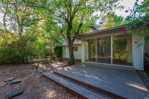 817 Walnut Ave, Ukiah CA  95482-3702 exterior