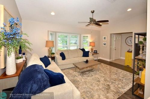 120 39th Dr, Vero Beach, FL 32968-2423