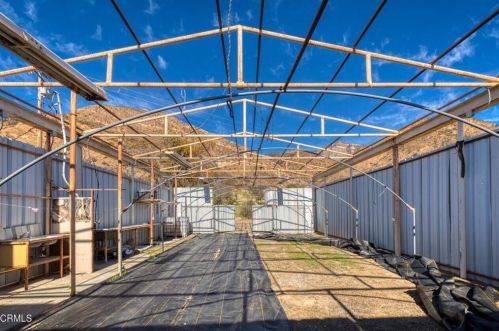 13001 Koenigstein Rd, Santa Paula CA  93060-9667 exterior