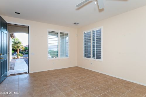 8111 Cottonwood Wash Way, Tucson, AZ 85743-5450