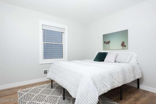 5 Fort Ave, Pelican Island NJ  08751-1512 exterior