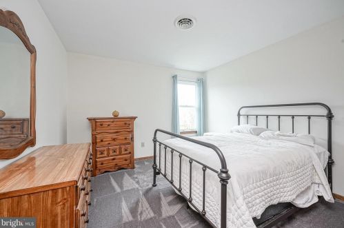 5 Stonegate Ct, Blenheim NJ  08012-5356 exterior