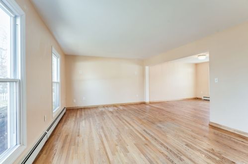 12 Ramblewood Rd, Shoreham NY  11786-2300 exterior