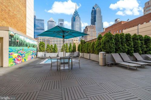 219 18th St, Philadelphia PA  19103-6141 exterior