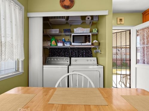 6708 Daneland St, Lakewood CA  90713-2101 exterior