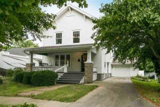 805 Iowa Ave, Washington, IA 52353-2452