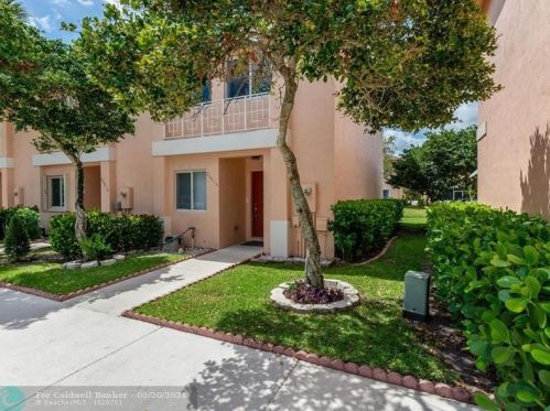 20816 2nd St, Hollywood, FL 33029-2123