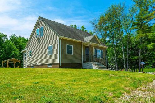 179 Bluff St, Salem, NH 03079-1510