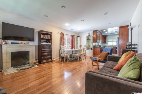 359 Garfield Ave, Glendale, CA 91204-2002