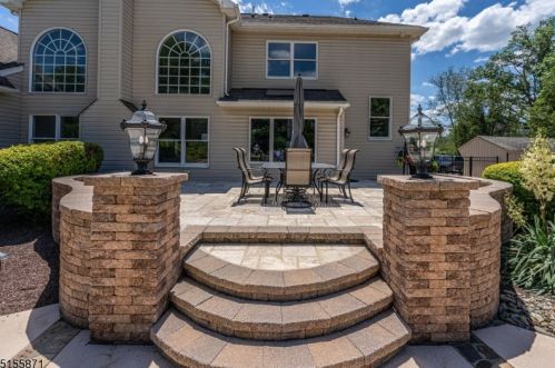 16 Neshanic Dr, East Amwell Township NJ  08551-1844 exterior