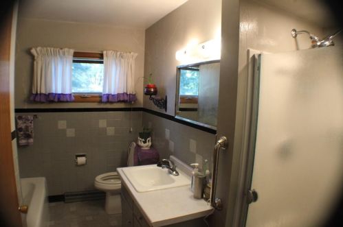 3304 Riverview Dr, Eau Claire, WI 54703-0679