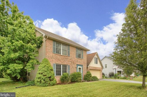 21 Woodview Dr, Mount Holly Springs, PA 17065-2000