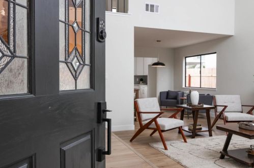 6122 Baltimore Dr, La Mesa, CA 91942-4237