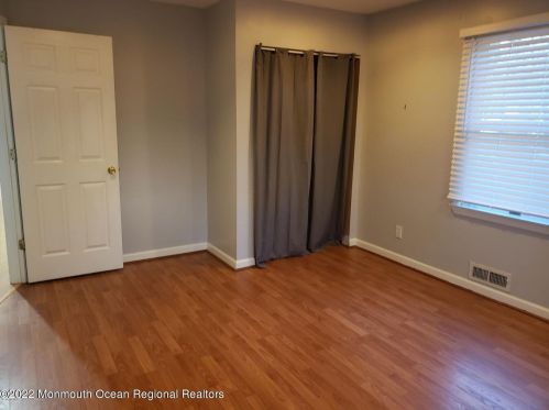 106 Silver Dr, Bricktown, NJ 08724-4443