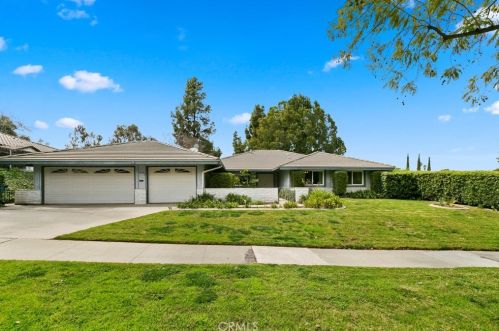 5576 Inner Circle Dr, Riverside CA  92506-3617 exterior