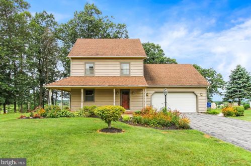 10 Fox Tail Dr, Hanover, PA 17331-8753