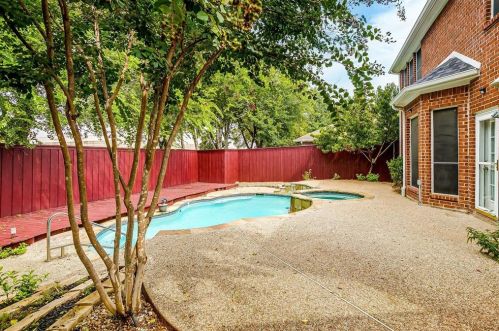 1005 Tanglewood Ln, Lewisville TX  75028-8234 exterior