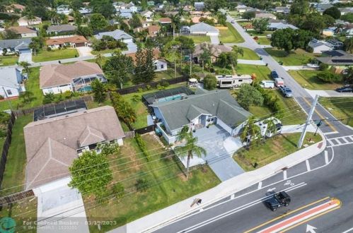 2399 Floresta Dr, Fort Pierce FL  34984-5218 exterior