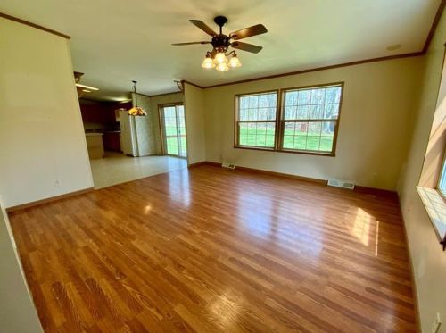 2434 Benjamin Franklin Hwy, Edinburg, PA 16116-4516