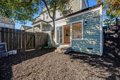 907 Kingwood St, Santa Rosa CA  95401-6509 exterior