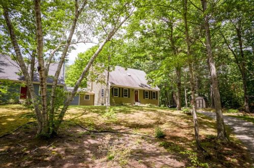 56 Fox Garrison Rd, Lee NH  03861-6338 exterior