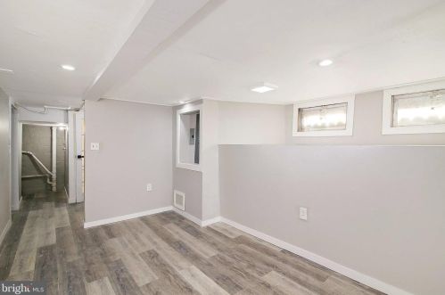 33 Aberdeen Pl, West Deptford NJ  08096-2411 exterior