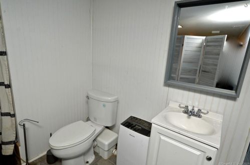53 Spring Ln, Milford CT  06460-3209 exterior