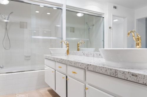 280 Cagney Ln, Newport Beach CA  92663-2661 exterior