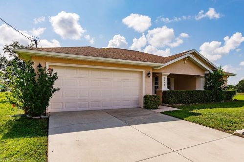 1065 Edgerton Ave, Lehigh Acres, FL 33974-4780