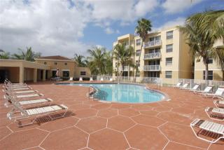 311 Sheridan St, Dania Beach FL  33004-5504 exterior