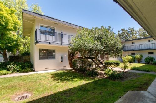 14225 Lora Dr, Los Gatos CA  95032-1240 exterior