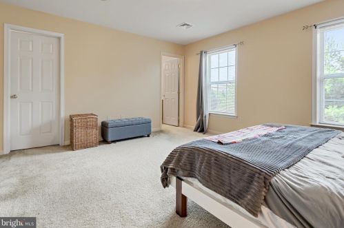 440 Waterleaf Ct, Navy Sup Dpt PA  17050-2489 exterior