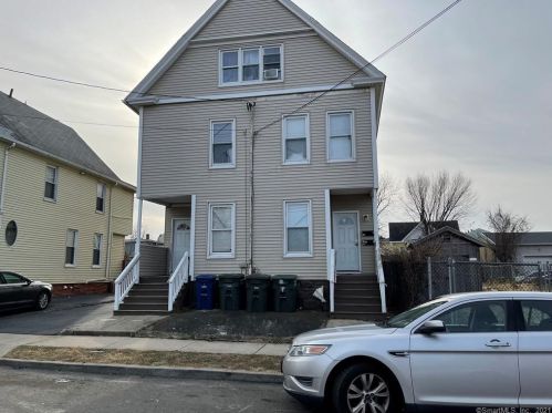 128 Arctic St, Bridgeport, CT 06608-1826