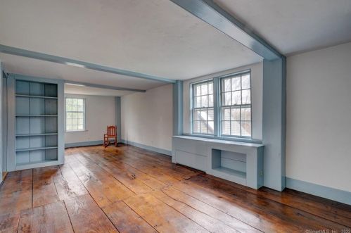 35 Smith St, Middletown CT  06457-1740 exterior