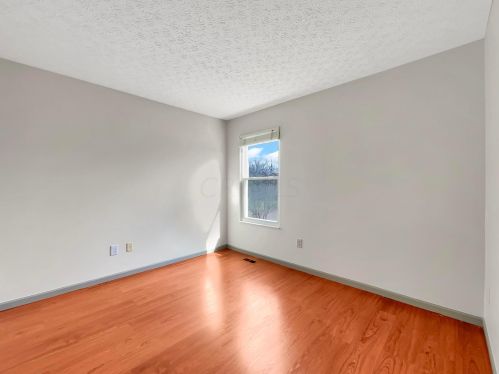 401 Lockmead Dr, Pataskala OH  43062-7333 exterior