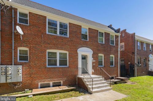 2912 2nd St, Washington, DC 20032-1751